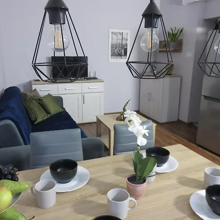 Uroczy Dla 4 Osob * ワルシャワ